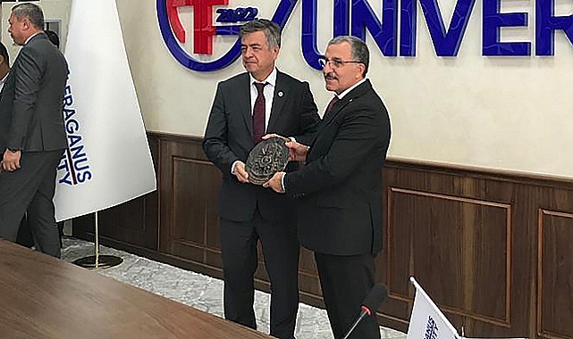 REKTÖR GAVGALI ÖZBEKİSTAN'DAKİ KONGREYE KATILDI