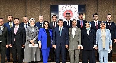 Bakan Tunç, İç Anadolu Bölgesi'ndeki İllerin Milletvekilleri İle Bir Araya Geldi