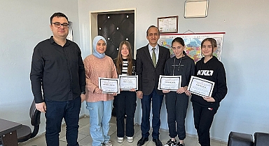 Akademik Başarısını Yükselten Öğrenciler Ödüllendirildi