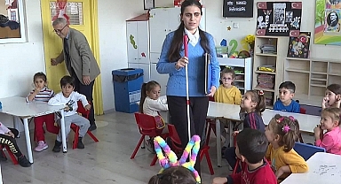 Karamanlı Görme engelli Burcu öğretmen hayalindeki mesleğe ulaştı