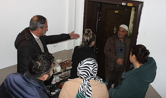 Elif Çeliktaş, Çat Kapı Ziyaretlerini Sürdürüyor