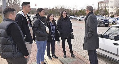 Üniversiteli gençler Akgün'den ne istedi?
