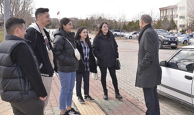 Üniversiteli gençler Akgün'den ne istedi?