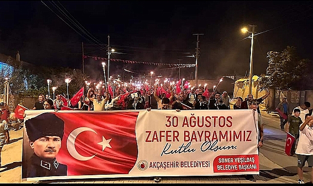 Akçaşehir'de Zafer Coşkusu vatandaşı sokağa döktü