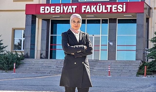 KMÜ öğrencisi Genç Çevirmen Adayları Yarışması'nda birinci oldu