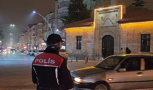 Polisin GBT sorgusunda aranan şahıslar yakayı ele verdi
