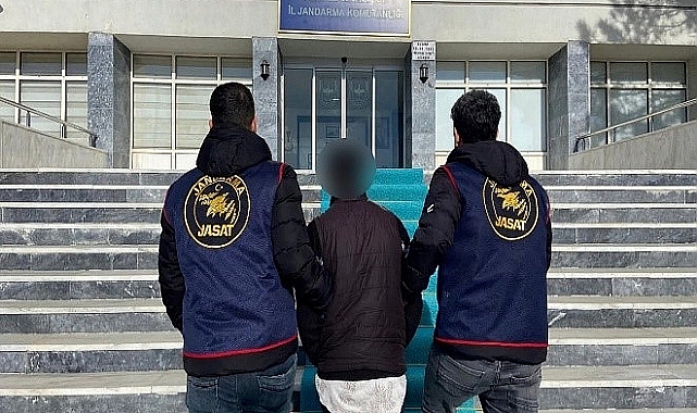 Jandarma 14 bin 76 şahıs ile 6 bin 301 aracı sorguladı. Aranan 26 Kişiden 6'sı tutuklandı