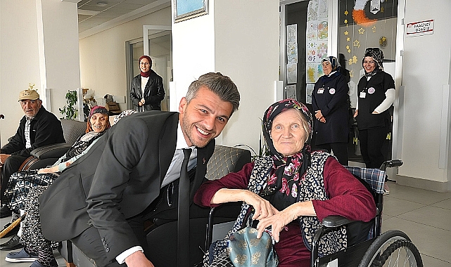 Başkan Bozcu, Huzurevi sakinlerinin gönüllerine dokundu