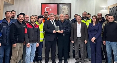 Akçaşehir Belediyesi’nde Anlamlı Veda: 35 Yıllık Emek Alkışlarla Uğurlandı