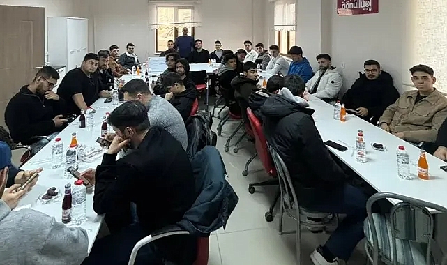 Üniversiteli Gençlere Kardeşlik Sofrası