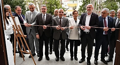 Manifest Sanatla Umut Oluyor