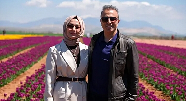 Vali Çiçek Lale Bahçesini Ziyaret Etti