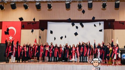 KMÜ’de Sanat ve Tasarım Yolculuğu Mezuniyetle Taçlandı