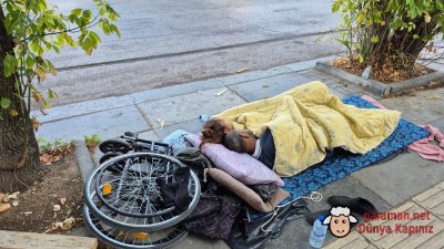 Kaldırım Taşlarını Yatak Yaptılar: Karamanlı Dede ve Torunu Ankara’da Zor Gece Geçirdi